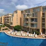 Grand Kamelia 아파트호텔 써니비치