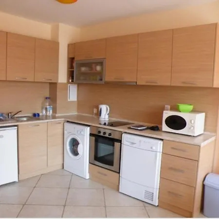 Ξενοδοχείο με διαμερίσματα Grand Kamelia 2*